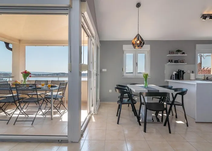 No. 8 Τρογκίρ