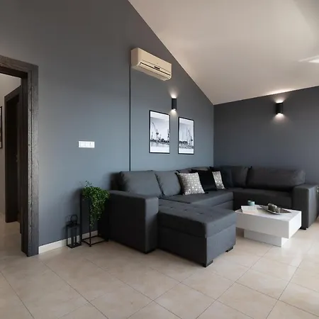 No. 8 Apartman