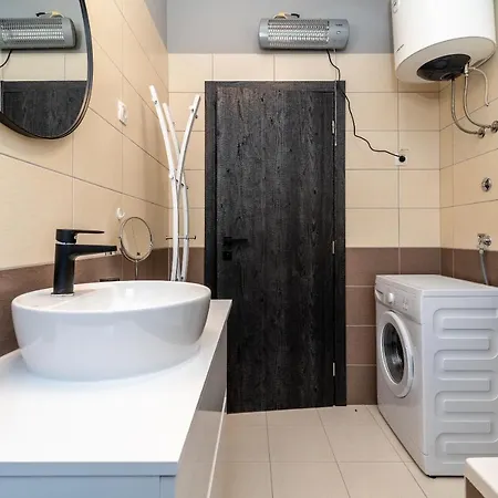 Apartman No. 8